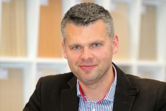 Grzegorz Kurak, właściciel firmy Center-Mebel.